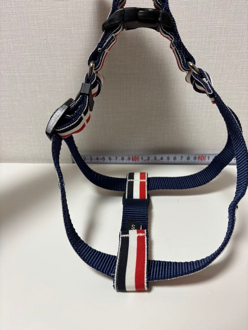 【THOM BROWNE】ドックハーネス 犬用 ペット用品 トリコロール S