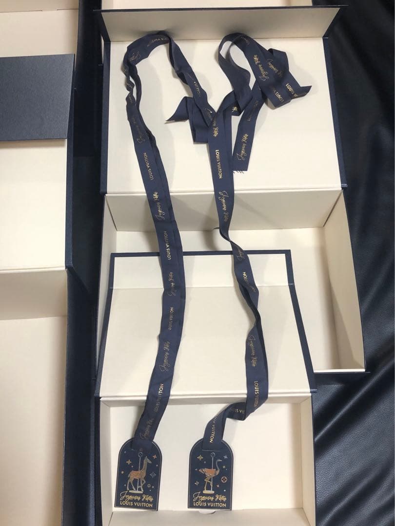 ルイヴィトン　ホリデー限定　バッグ等の箱9箱　大サイズ、中サイズ