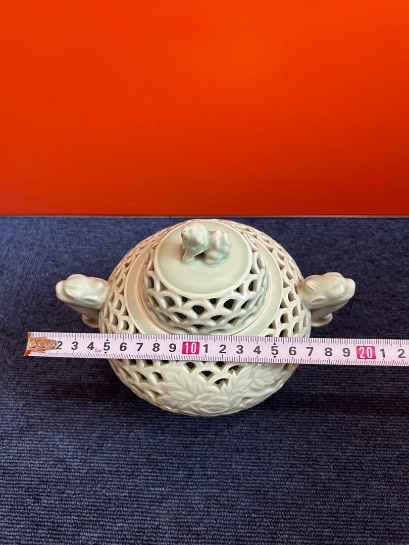 1204 鍋島焼　青磁　透かし彫り　香炉