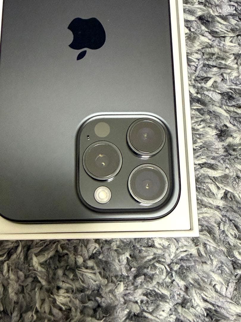 【超美品】iPhone16ProMax 512GB ブラックチタニウム おまけ付