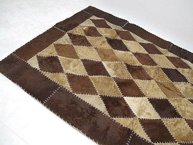 牛革カウラグ 大判 190×297cm　　ハラコパッチワークラグ　絨毯　敷物