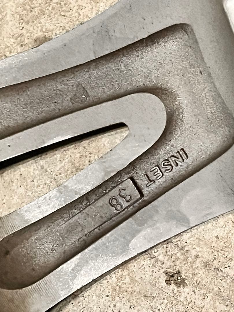 ブリヂストン　ブリザック　スタッドレス　EXCEEDER 205/60R16