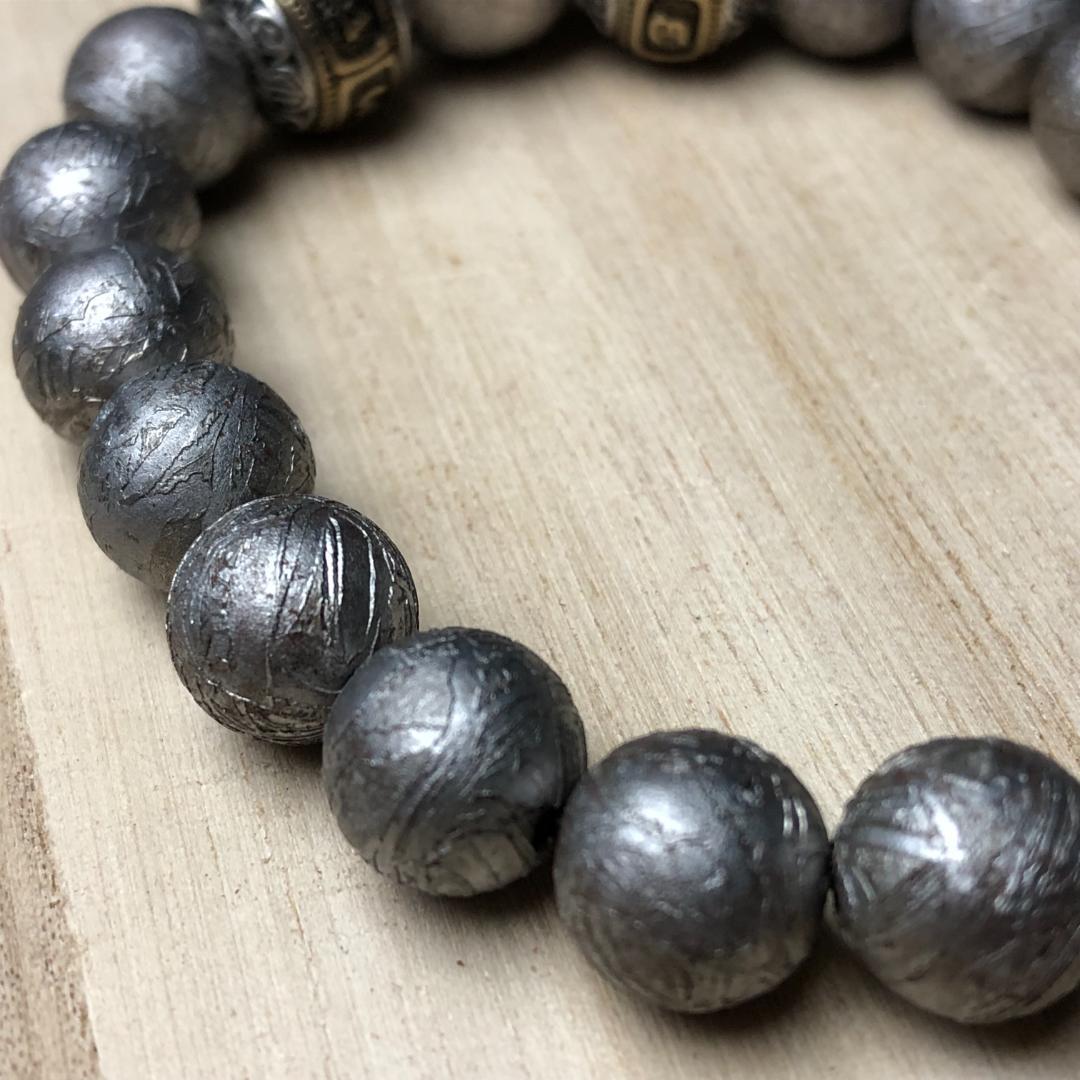 隕石 鉄隕石　アルタイ隕石　ムオニオナルスタ隕石 ブレスレット　重さ77ｇ