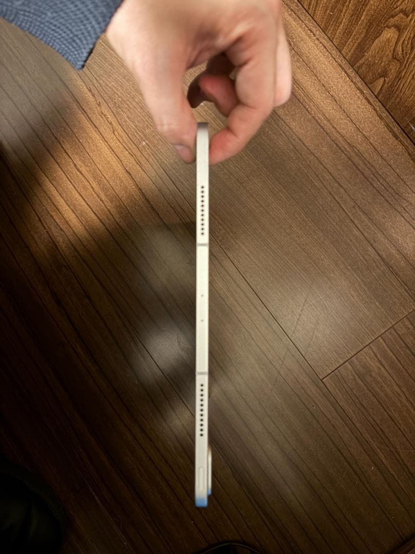 Apple iPad シルバー M1 512MB + 純正Magic KB