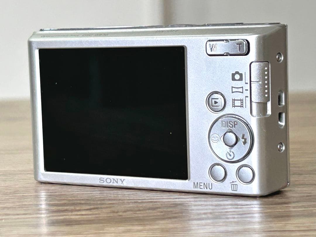 デジタルカメラ SONY Cyber-shot DSC-W830 20.1MP