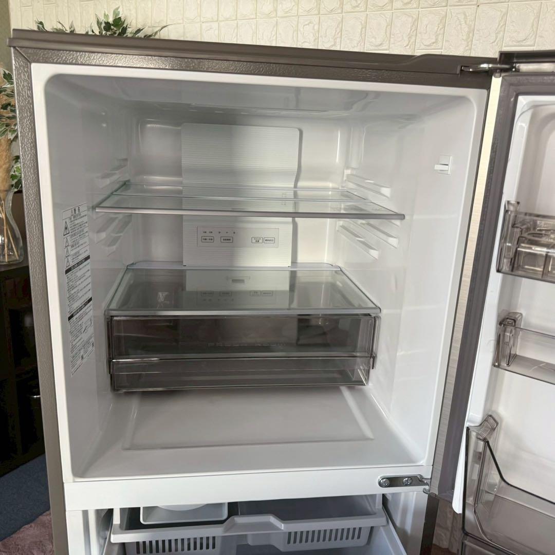 ふるふる ✨アクア　冷蔵庫　AQR-26R（N）　2024年　美品