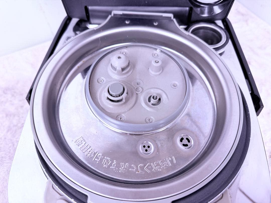 Panasonic 炊飯器5.5合炊 黒 SR-VSX101-W 2023年製