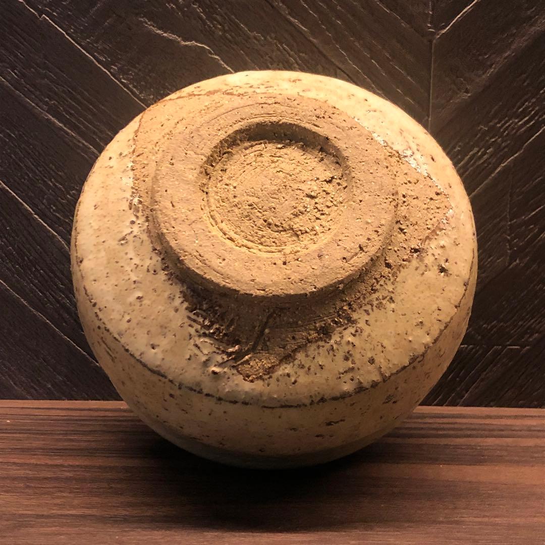 2点ロディ◾️蔵から焦がしミルクティー色の美しい釉薬の抹茶茶碗が出て来た。