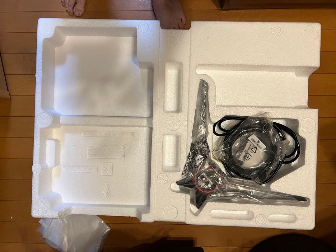 ディスプレイ・モニター本体 AOC C32G2Z 32