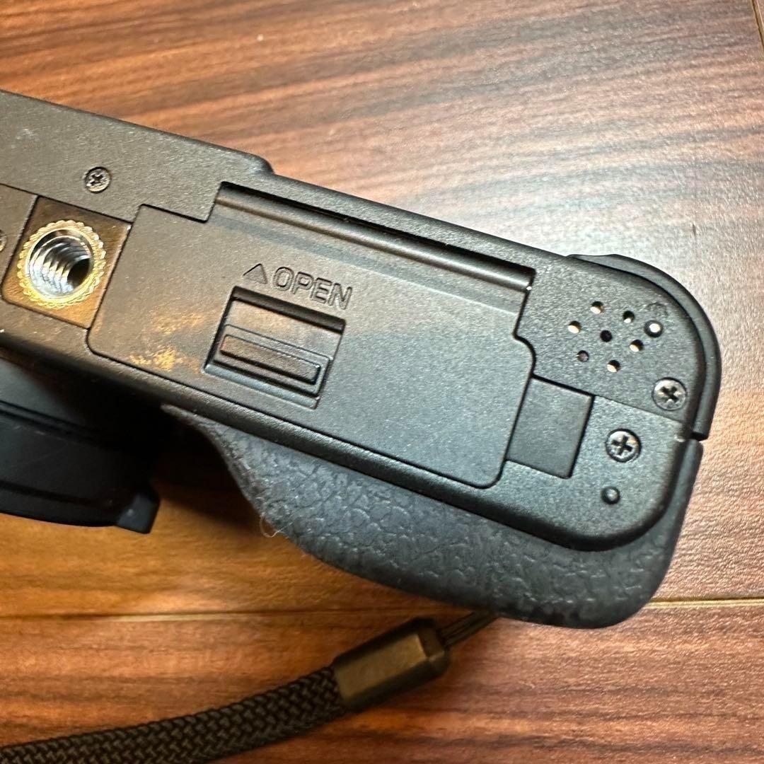 RICOH GX200 デジカメ 2435