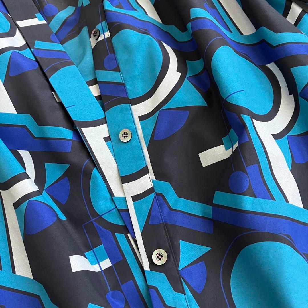 M fill ボウタイブラウス　幾何学模様　シャツ　比翼ボタン　青系