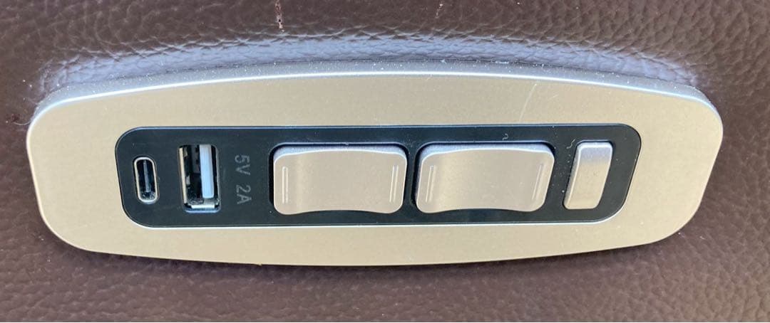 【動作確認済】電動リクライニングソファ　USBポート付 直接引取り対応　pja1