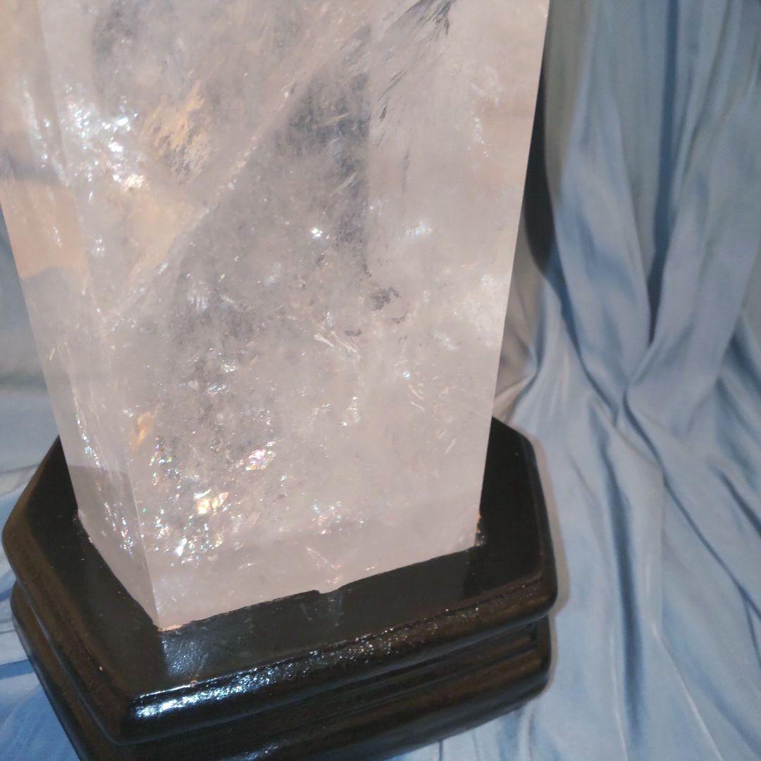 水晶 六角柱 高さ31cm 3.4kg 置物 木製台座付き