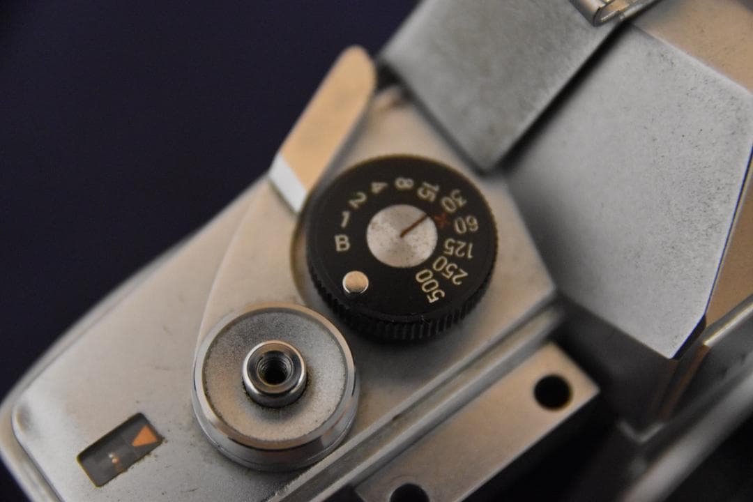 一眼レフフイルムカメラ　ミノルタ　ＳＲ－1+オールドレンズ2本