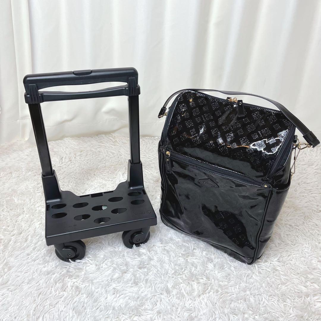 ✨新品級✨SWANY スワニー　キャリーカー　エナメル ブラック　総柄