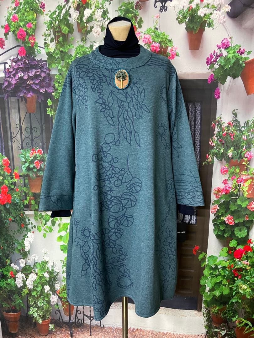 花210新品 厚手 裏起毛 上品♪ ボタニカルプリント Aラインワンピース