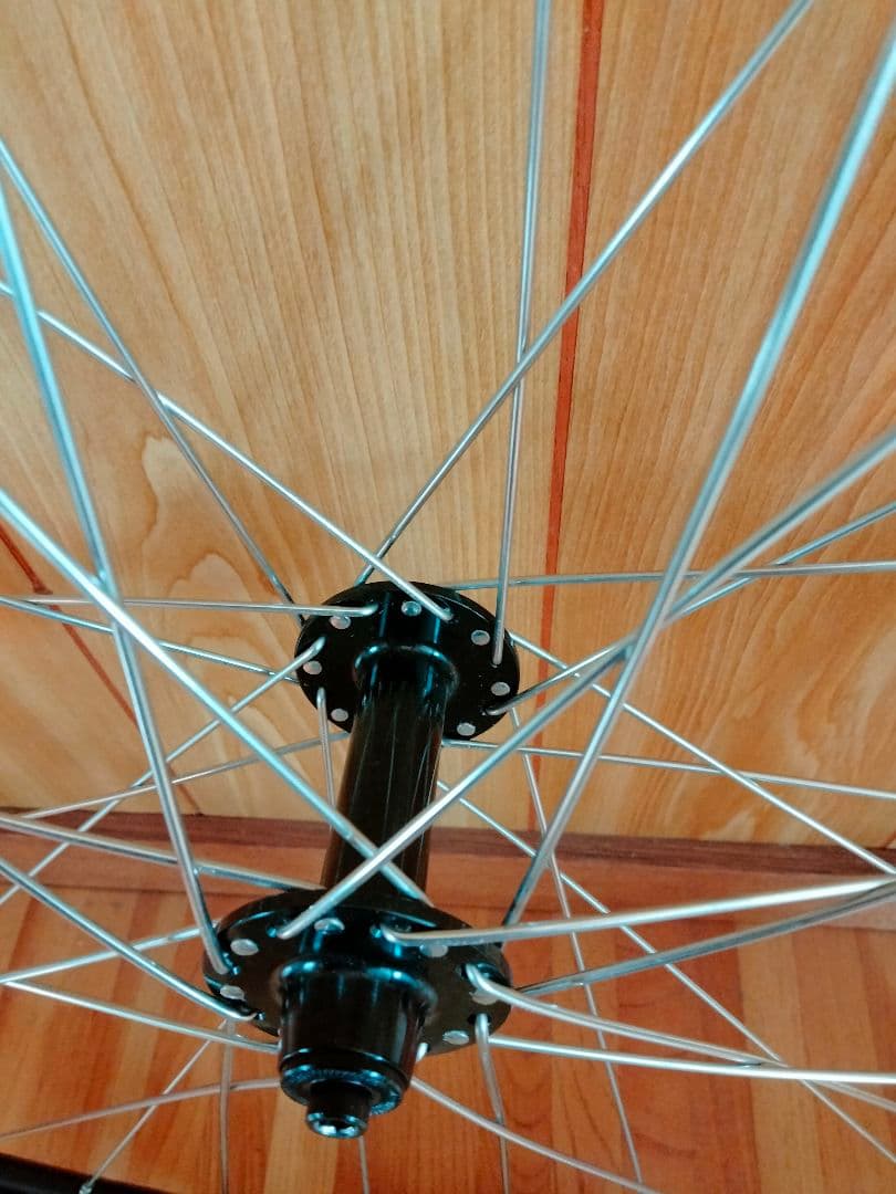 自転車前ホイール 手組シルバーアルミリム ブラックハブ