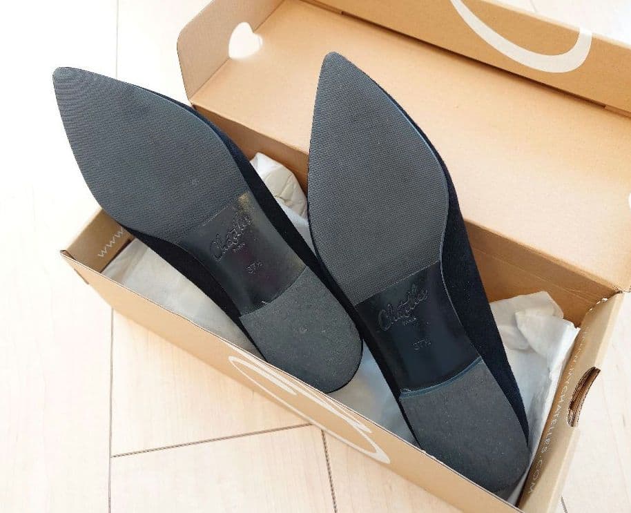 Chatelles 黒 ポインテッドトゥ シューズ