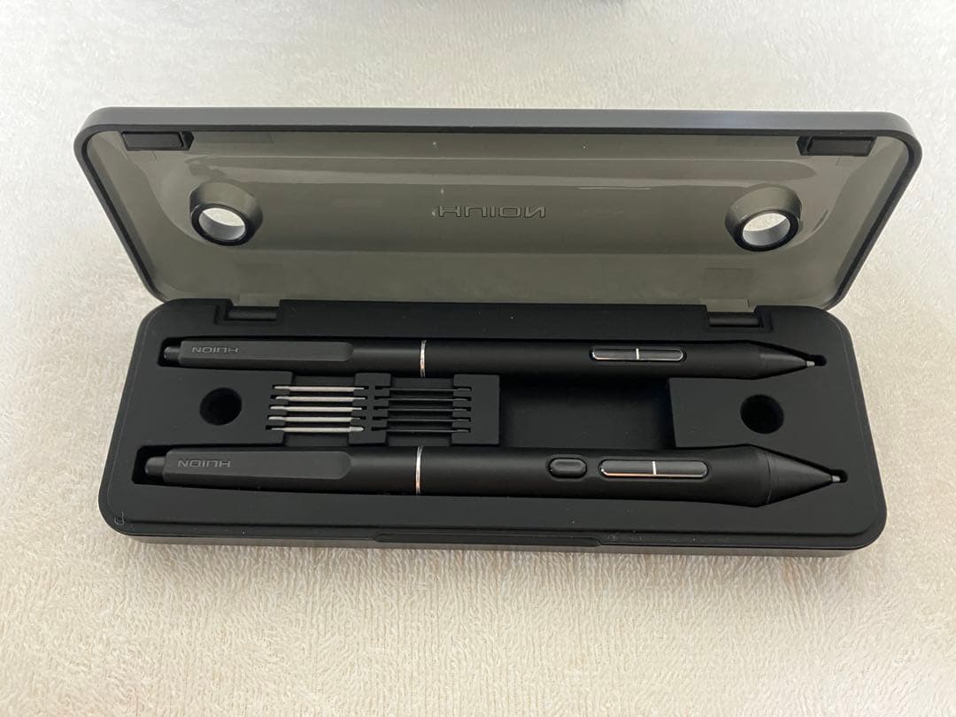 HUION Kamvas Pro 19（グローブ・左手デバイスなし）