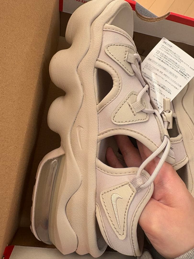 レア！Nike エアマックスココ スポーツサンダル ベージュ