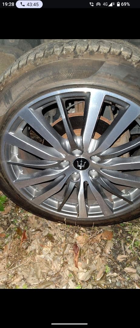 マセラティ　ギブリ　クアトロポルテ　19インチホイール