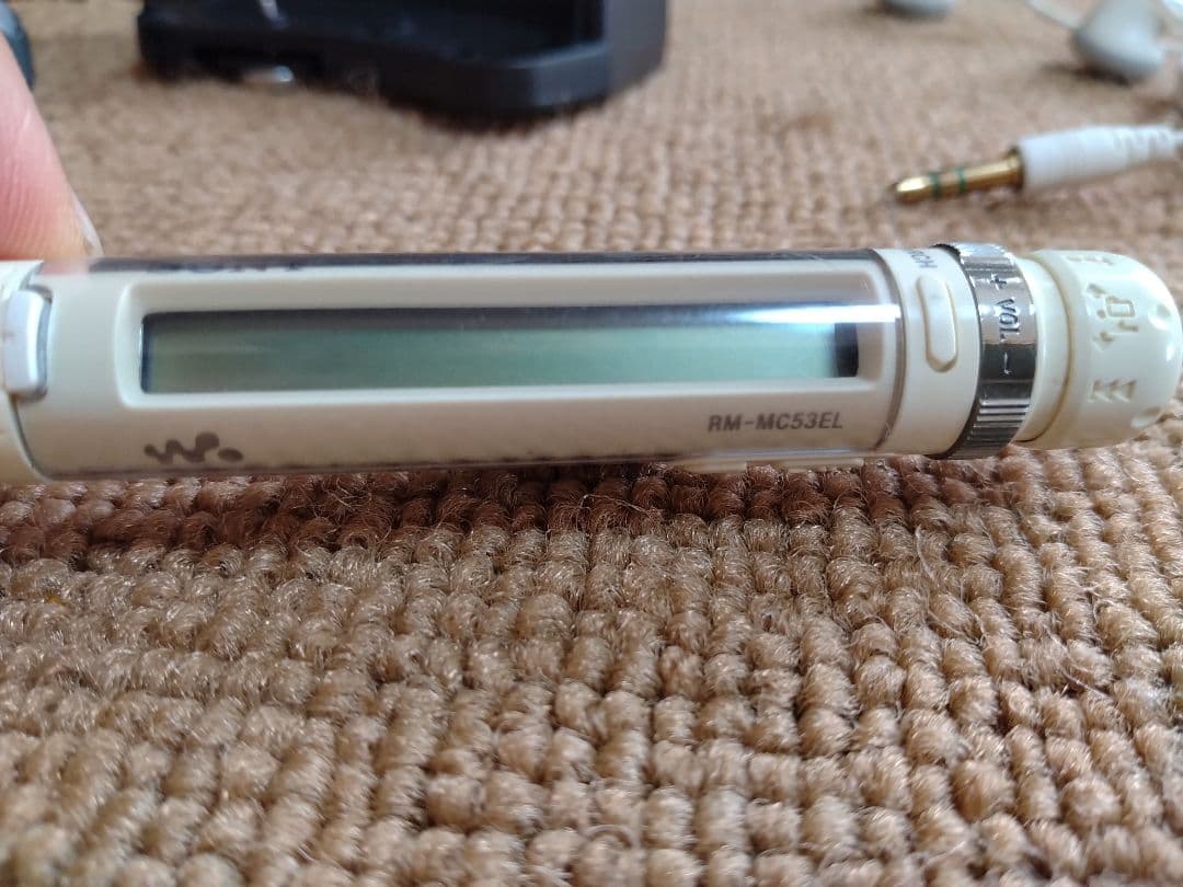 美品！SONY ソニー CDウォークマン D-NE730 MP3 ATRAC対応