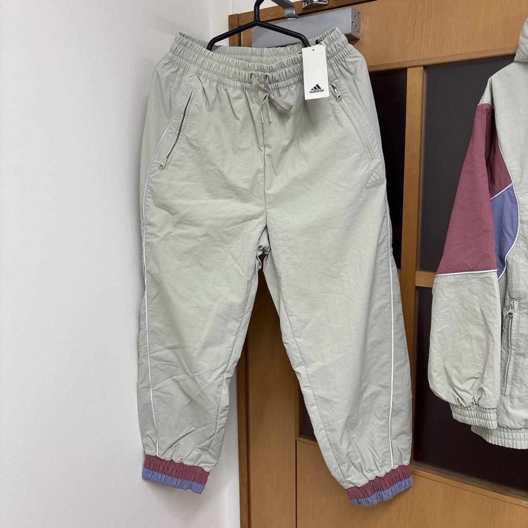 新品　adidas ウィンドブレーカー　上下セット　ナイロンパーカー　パンツ