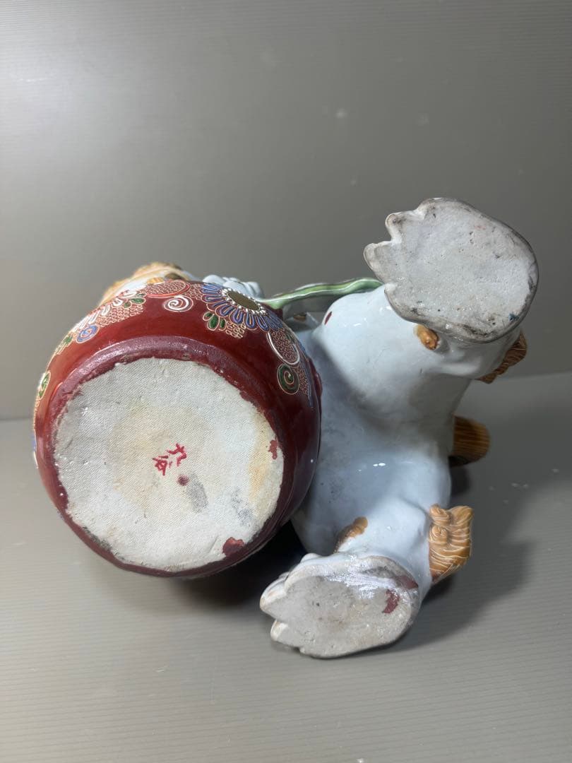 2577 九谷焼 玉乗り獅子 狛犬 シーサー 置物 開運 魔除け 縁起物 骨董品