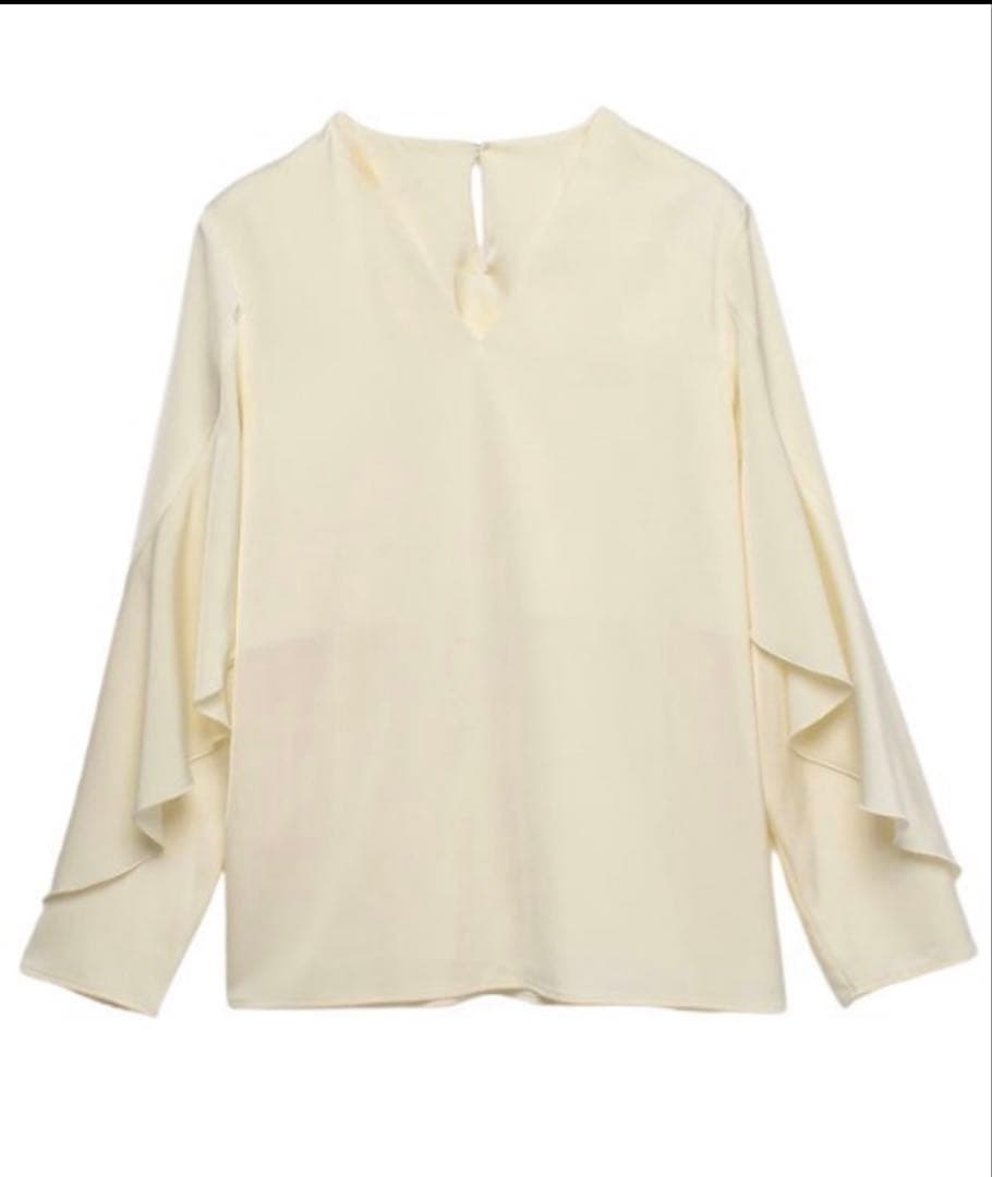 anuansツイストフリルVネックブラウス （IVORY)