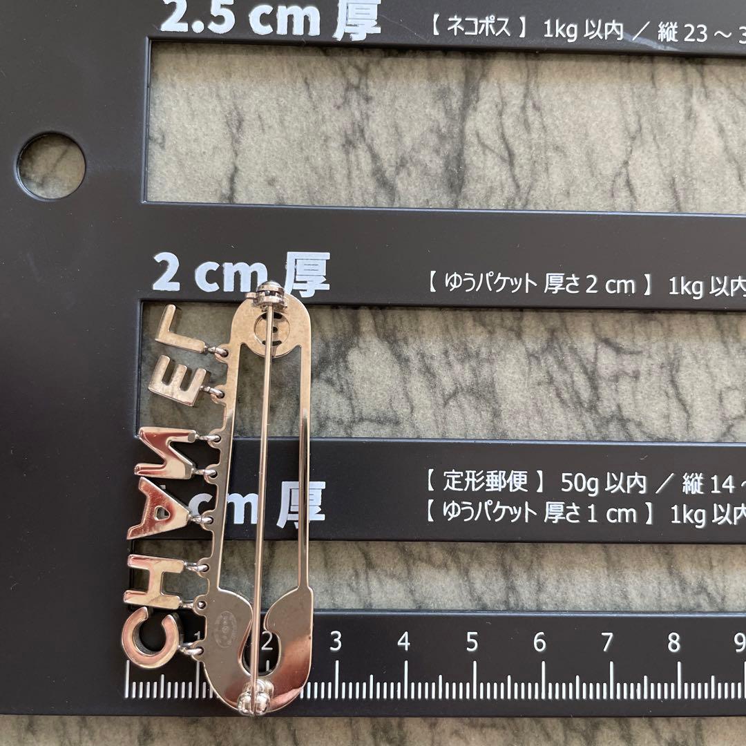 最終SALE!! CHANEL 希少ピンブローチCHANELロゴ used