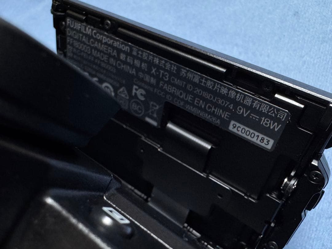 【美品】X-T3 FUJIFILM ボディ、純正バッテリー2個付き