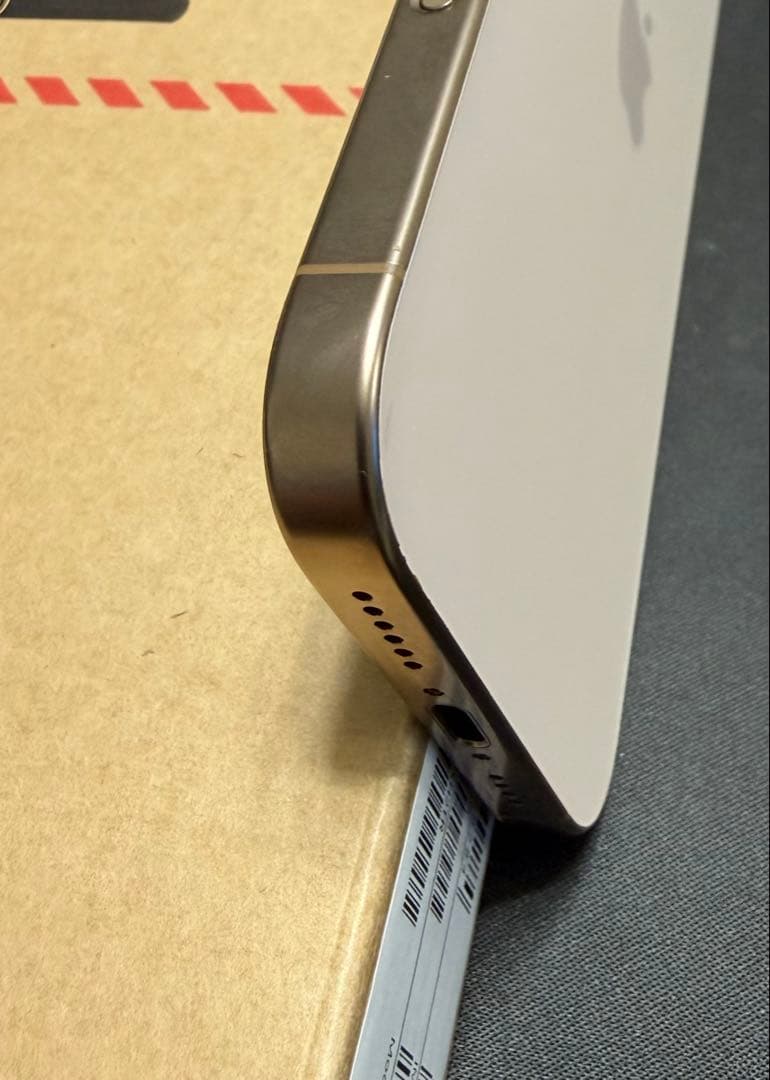 Apple iPhone デザートチタニウム16 Pro Max 256g本体