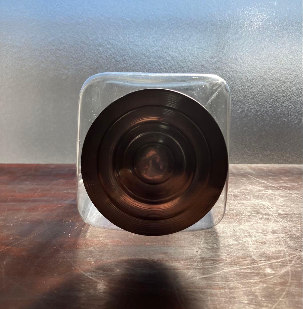 昭和レトロ　小ぶりザイズのタイプ違い　蓋付きガラス瓶　2個セット