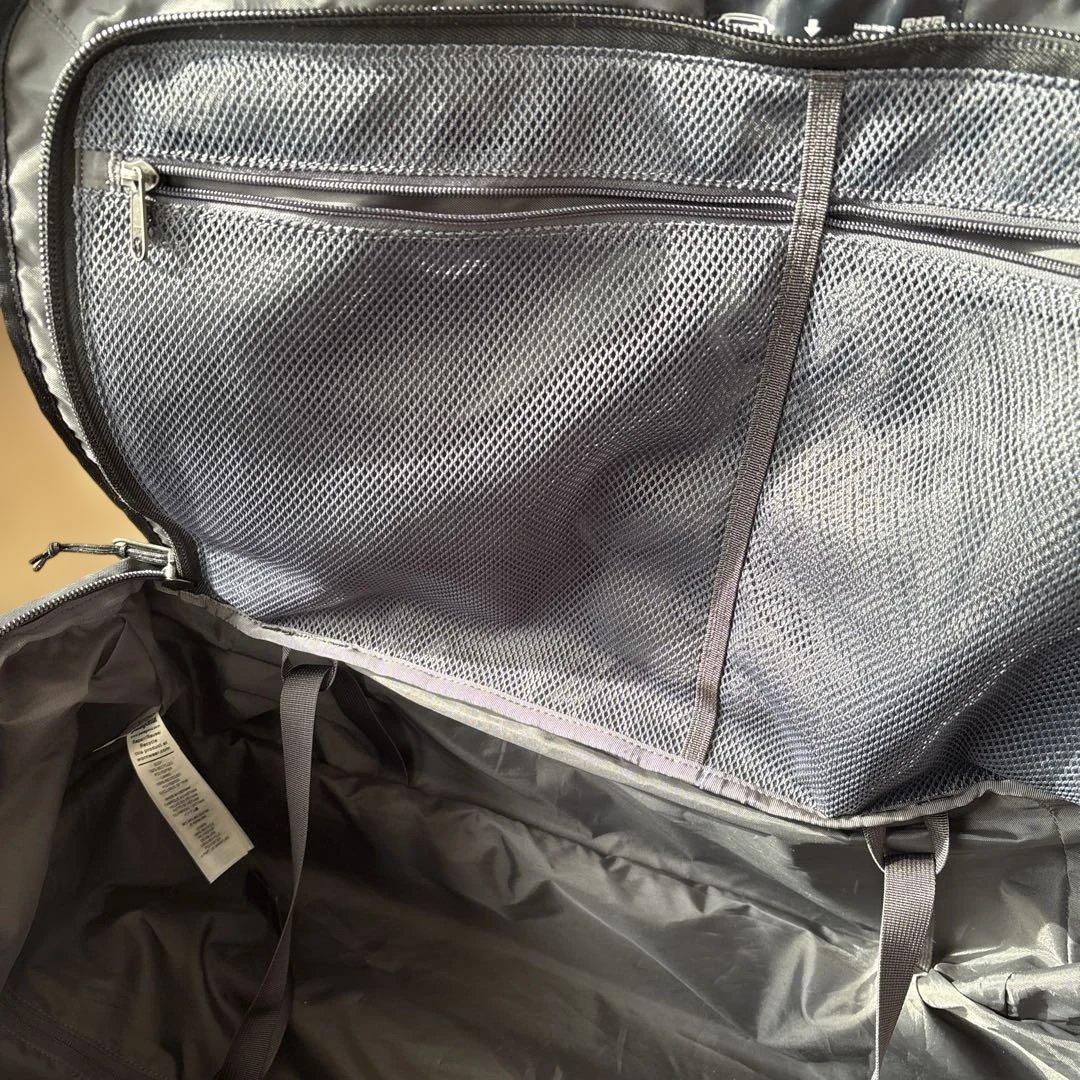 Patagonia 70L ブラックホール・ウィールド・ダッフル［状態良好］