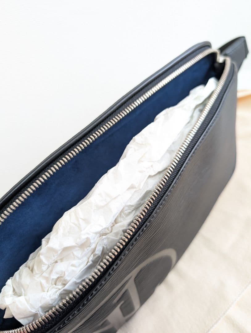 K*G様 ルイヴィトン M53300 エピライン サークル バムバッグ ブラック