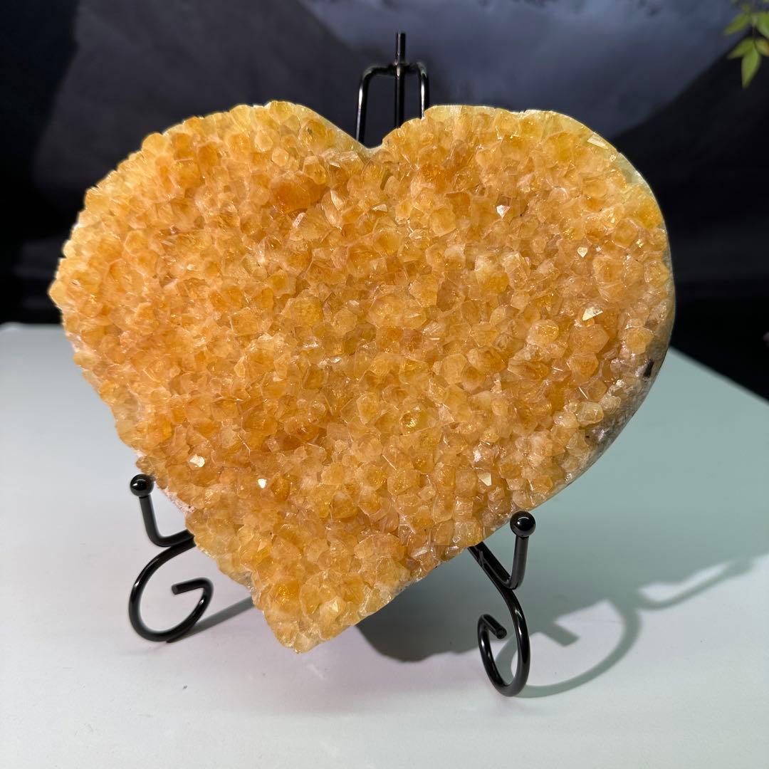 天然石 シトリンのハート　置物　台座付きG.303