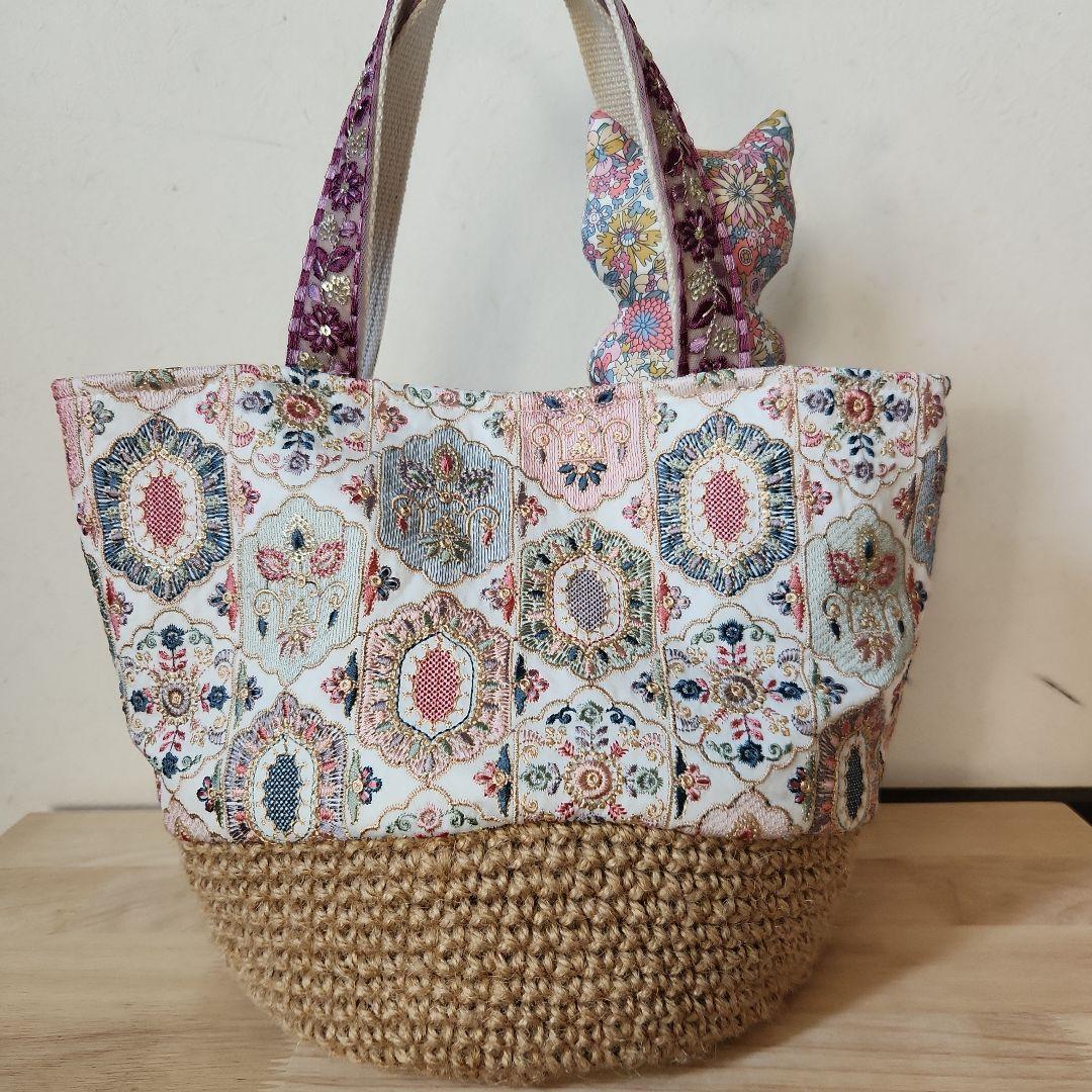 れ*ゃ様 コヤンイサムチョン　インド刺繍生地のカゴバック　ハンドメイド