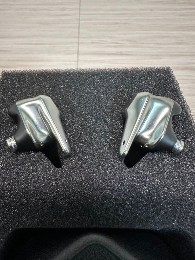 【美品】HIFIMAN Svanar Wireless ワイヤレスイヤホン