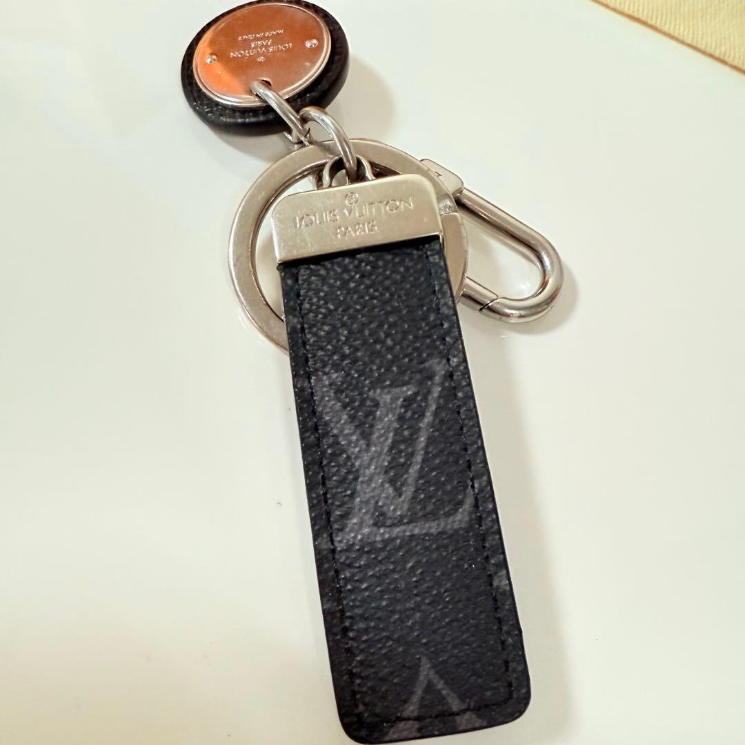 美品 ルイヴィトン キーホルダー ブラック ネオLV M80237
