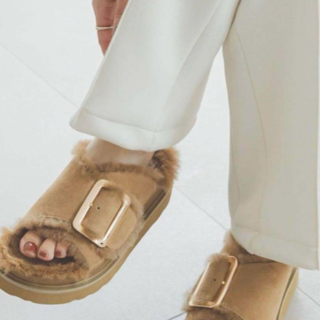 未使用　MOHI ファーサンダル カラー ベージュ サイズ 37