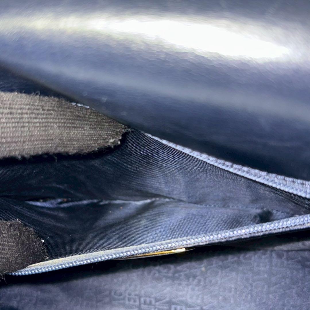 ジャンニヴェルサーチ　ネイビー　メデューサ　ショルダーバッグ　レザー.