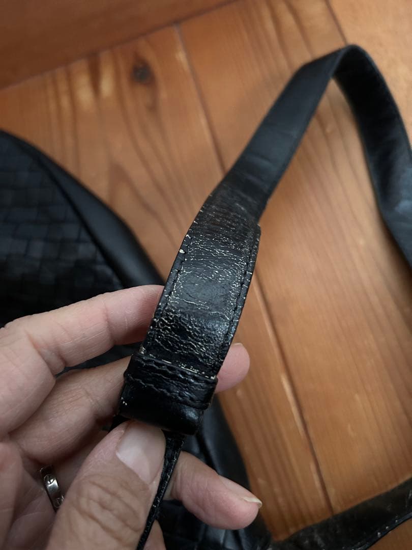 【難アリ】　BOTTEGA VENETA　ショルダーバッグ　斜めがけ　黒