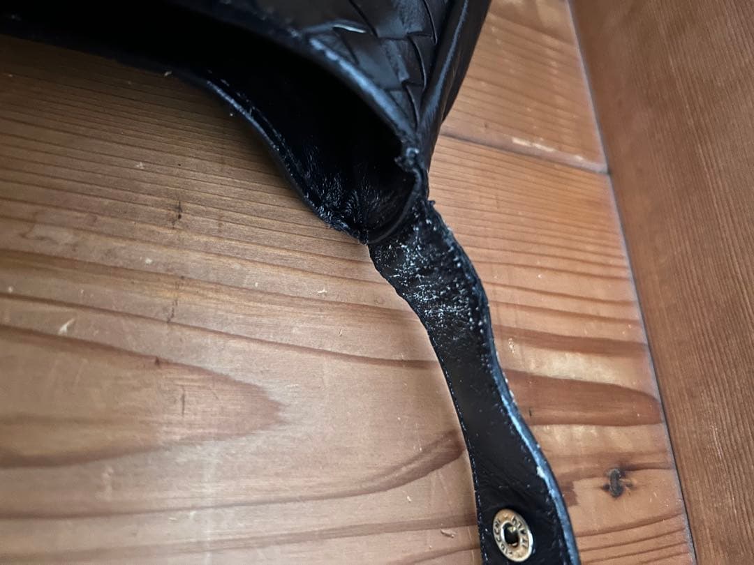 【難アリ】　BOTTEGA VENETA　ショルダーバッグ　斜めがけ　黒