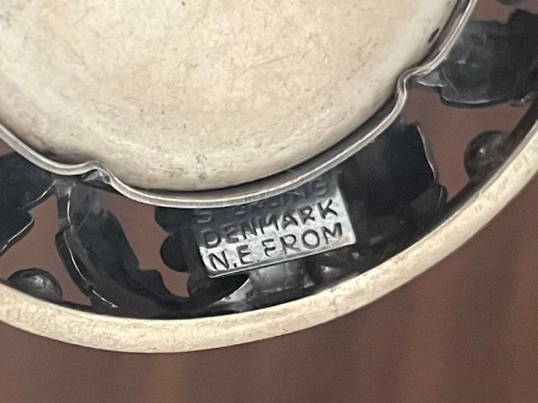 N . E . FROM ピン ブローチ ヴィンテージ　アンティーク