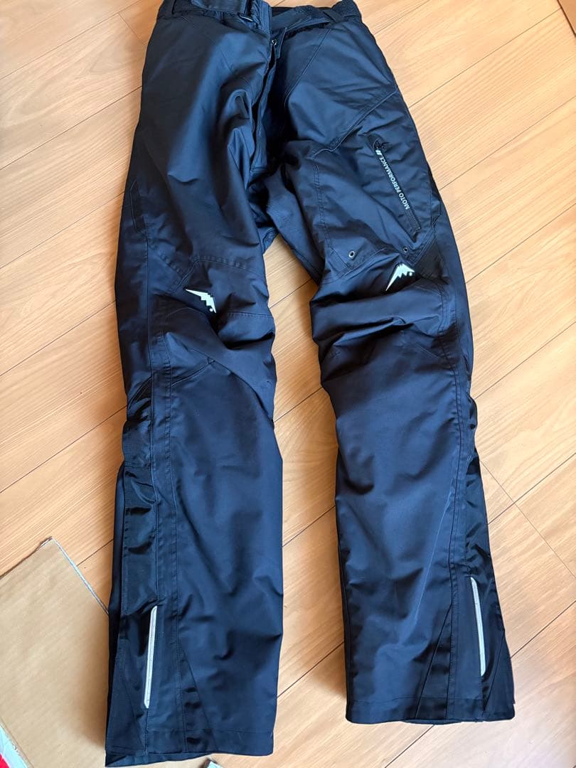 クシタニ　アロフトパンツ