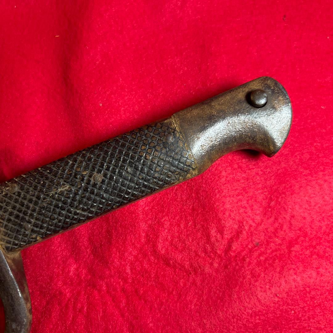 旧日本軍　銃剣　実物　菊紋　刻印　切断　刃引き　済み　大型　付剣装置動作良好