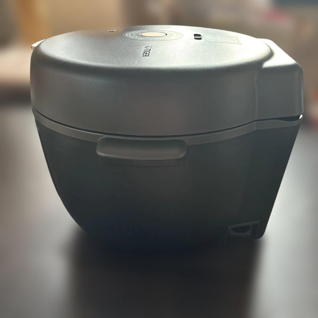 【美品】タイガー TIGER COK-B400 KM 電気圧力鍋　24年製