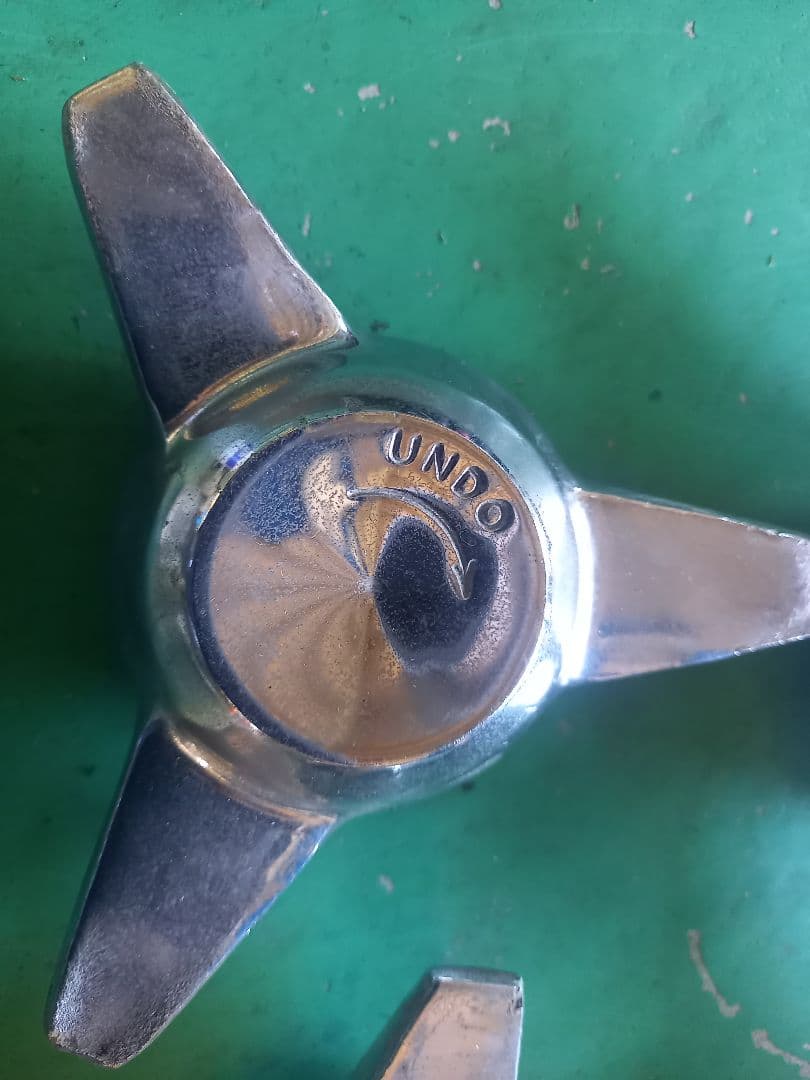 ロータスエラン UNDO センターロック三角形ホイールナット4個セット