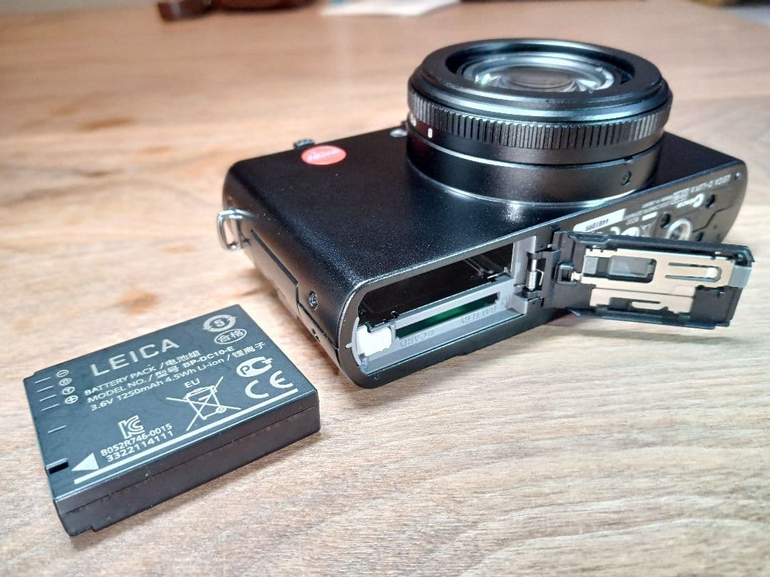 正*蔵様 【カメラケース+メンテナンスキット付き】Leica D-LUX6【返金