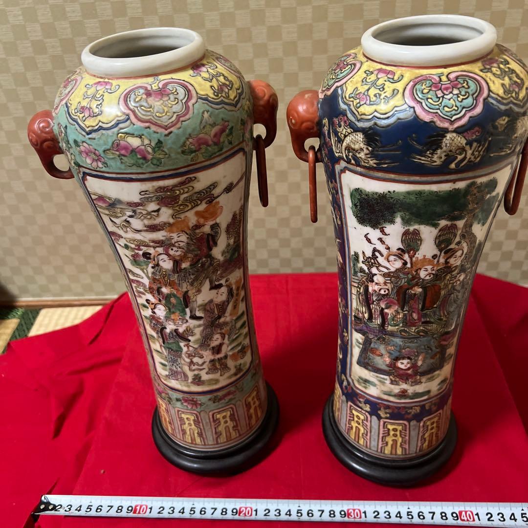 大清嘉慶年製　中国の武神が描かれた双耳付きの人物花瓶です。﻿骨董　アンティーク